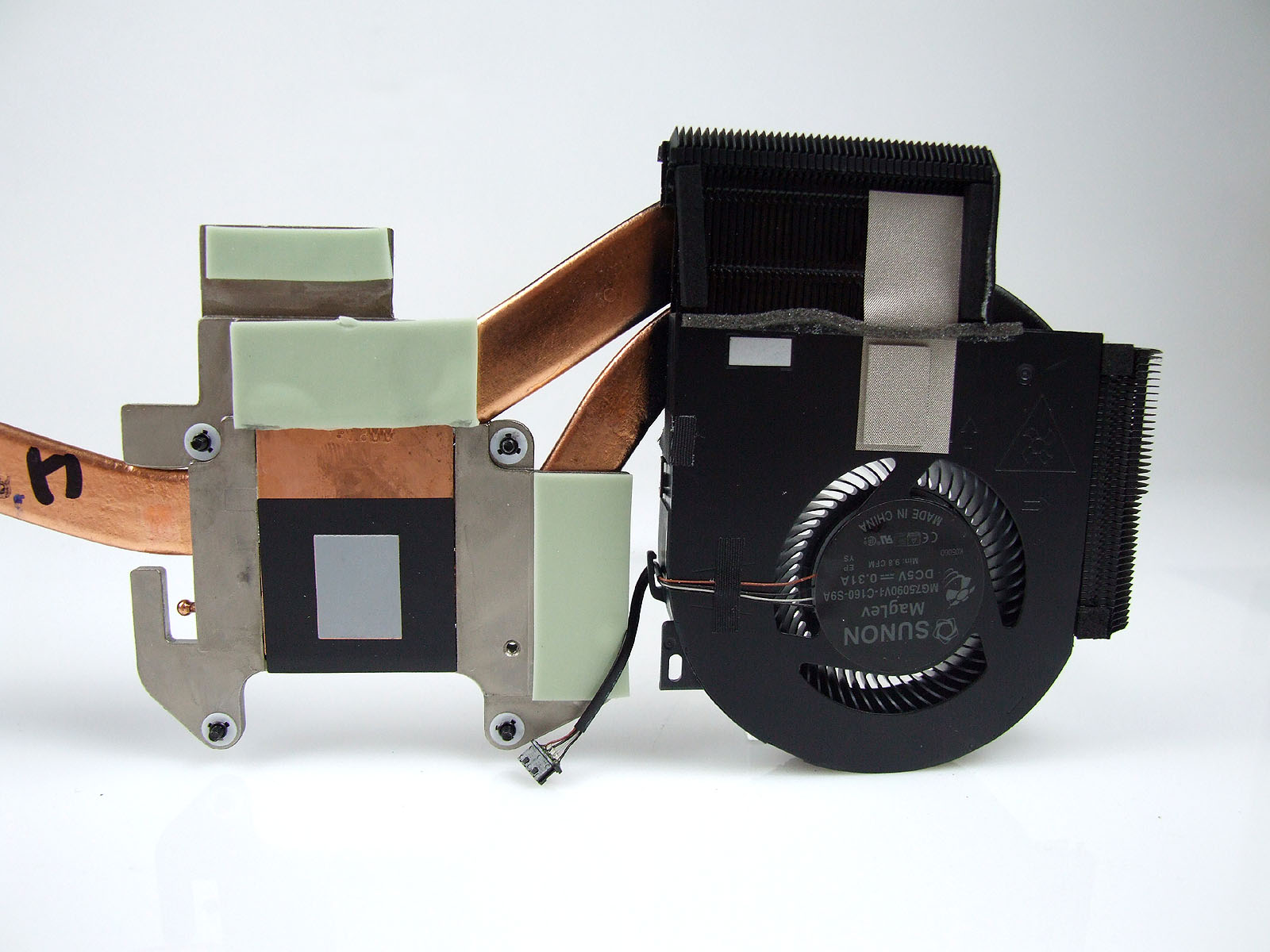 DELL Precision 7530 notebook ventilátor chladič (CPU + GPU fan, heatsink)